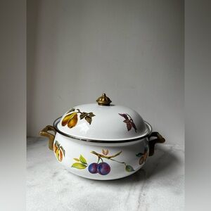 Floral Enamel Cookware with Lid